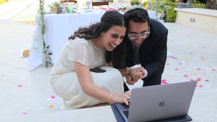 00livestreamwedding-03-videosixteenbyninejumbo1600