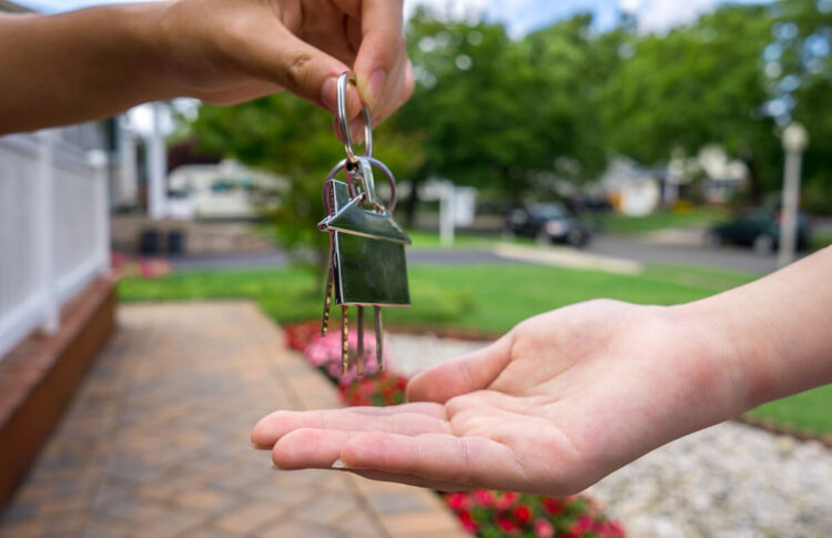renting-out-the-house-750x485-2