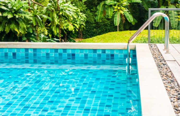 swimming-pool-2-750x486-1