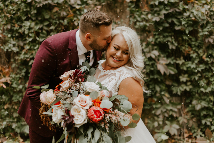 this-gorgeous-winnipeg-wedding-took-a-minimalist-approach-to-its-nontraditional-greenhouse-venue-kassandra-donaldson-photography-13