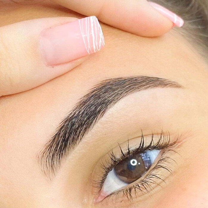 microblading-eyebrows-3-698x698-1